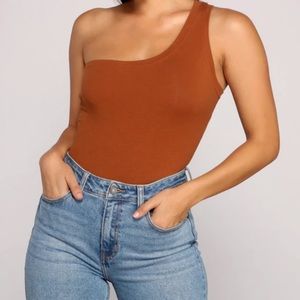 Windsor•One Shoulder Sleeveless BodySuit Size Large